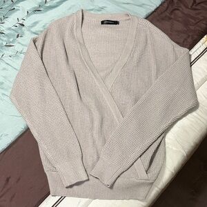 Elegant Women's Gray Sweater